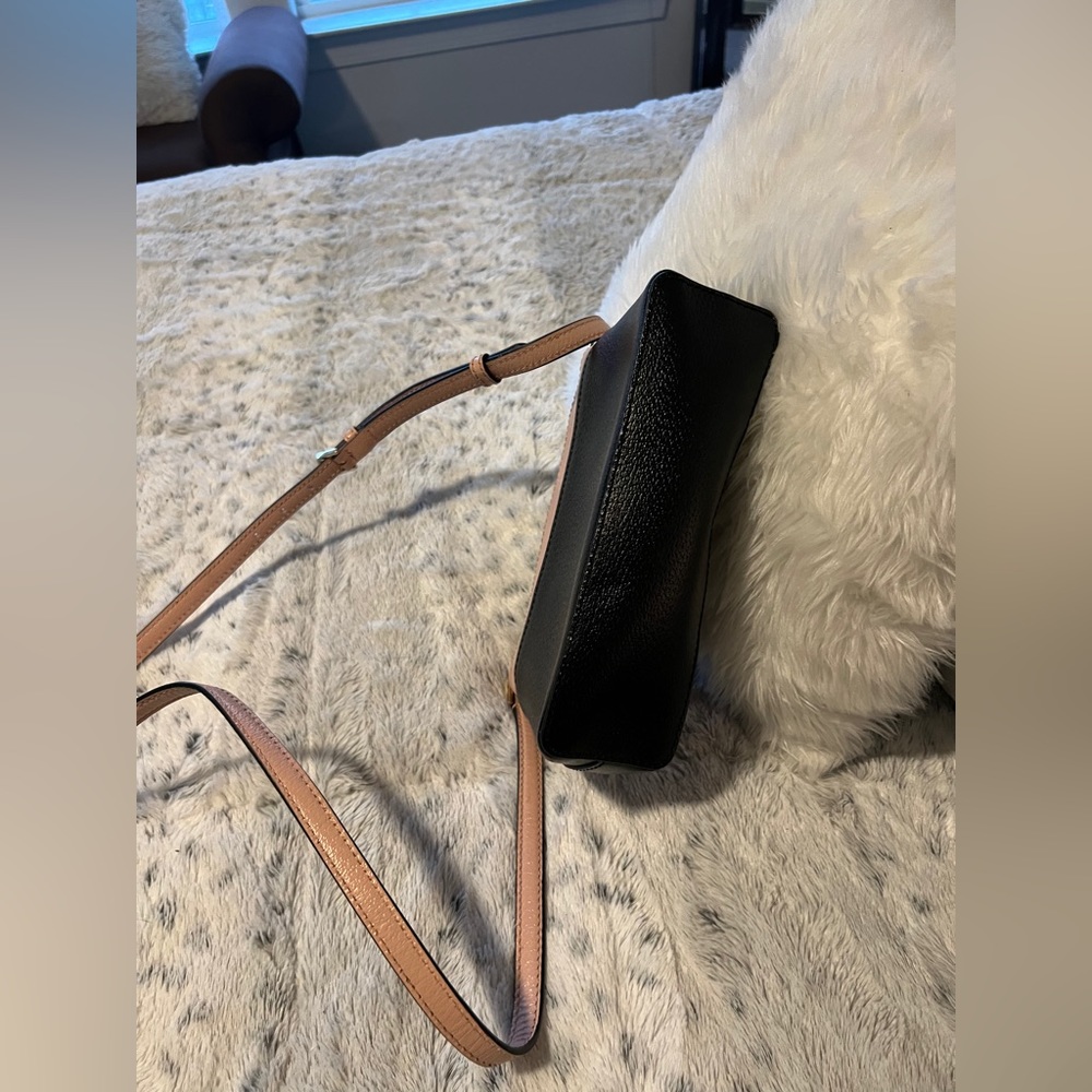 Kate Spade Crossbody - Picture 2 of 9
